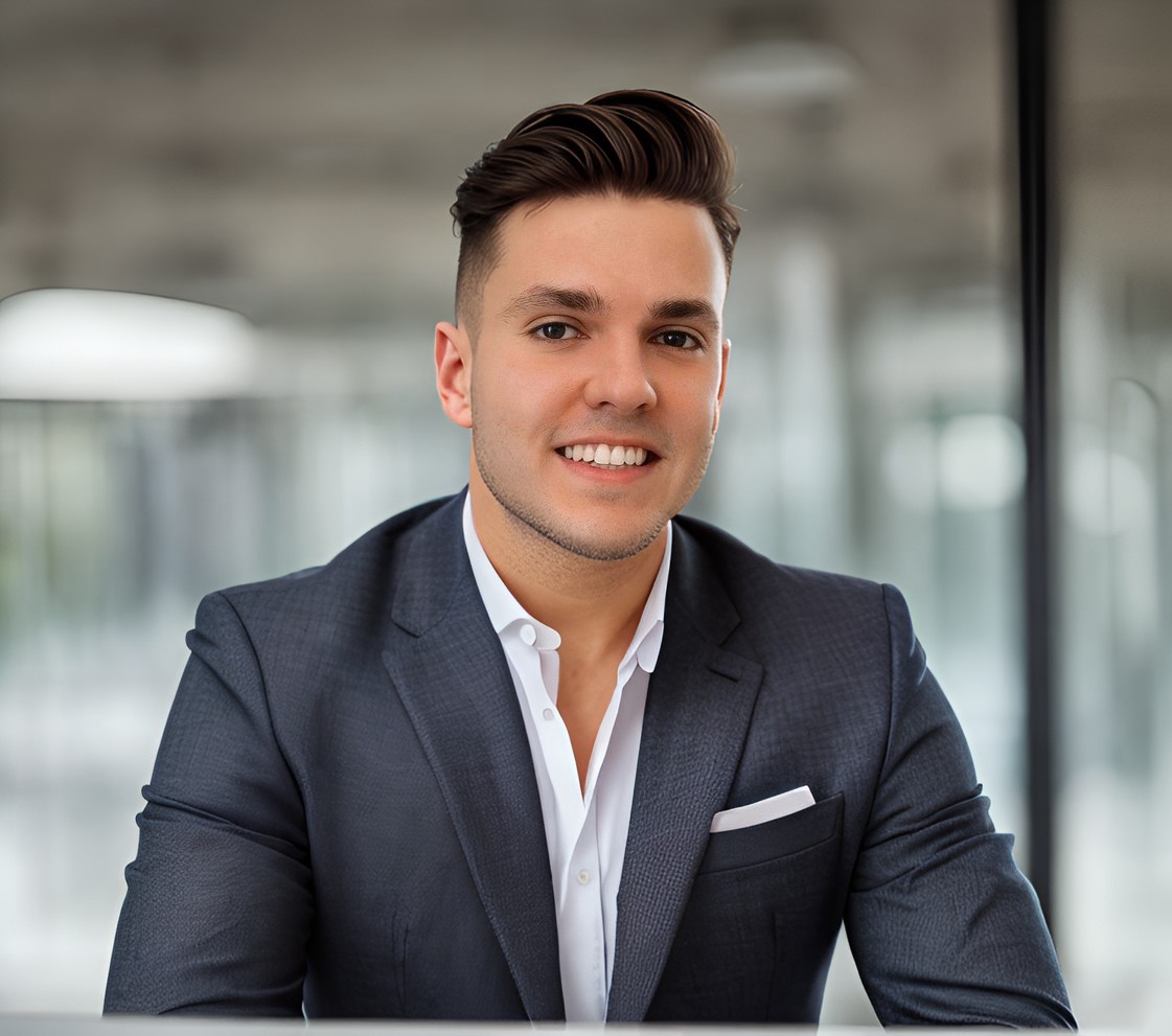 Alex Marakhovskyi, LoKation real estate agent