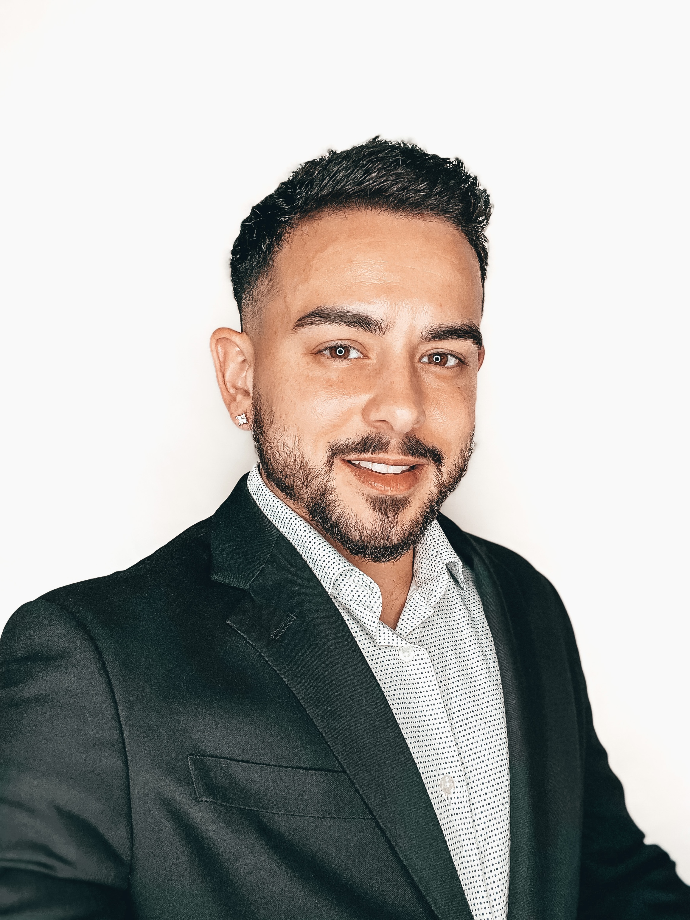 Aydin Trematerra, LoKation real estate agent