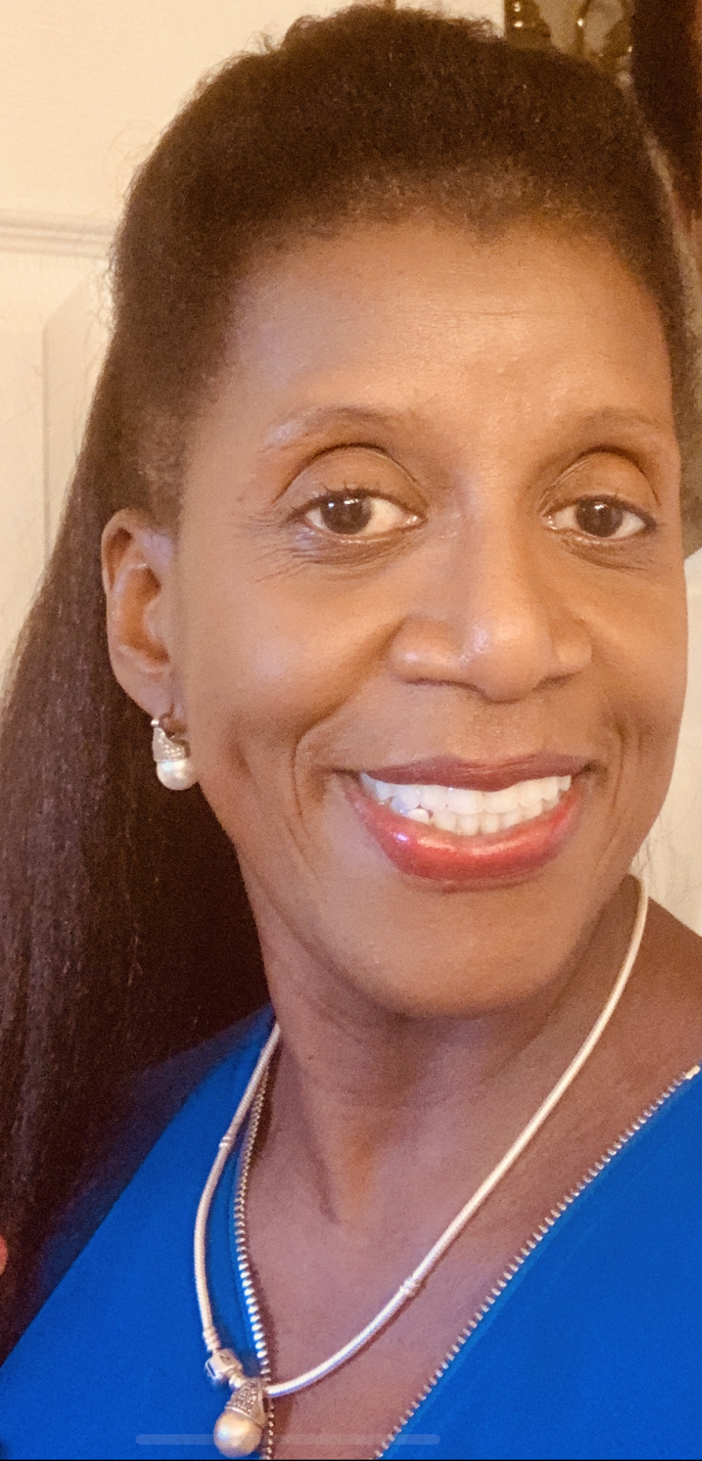 YVONNE Rowan, LoKation real estate agent