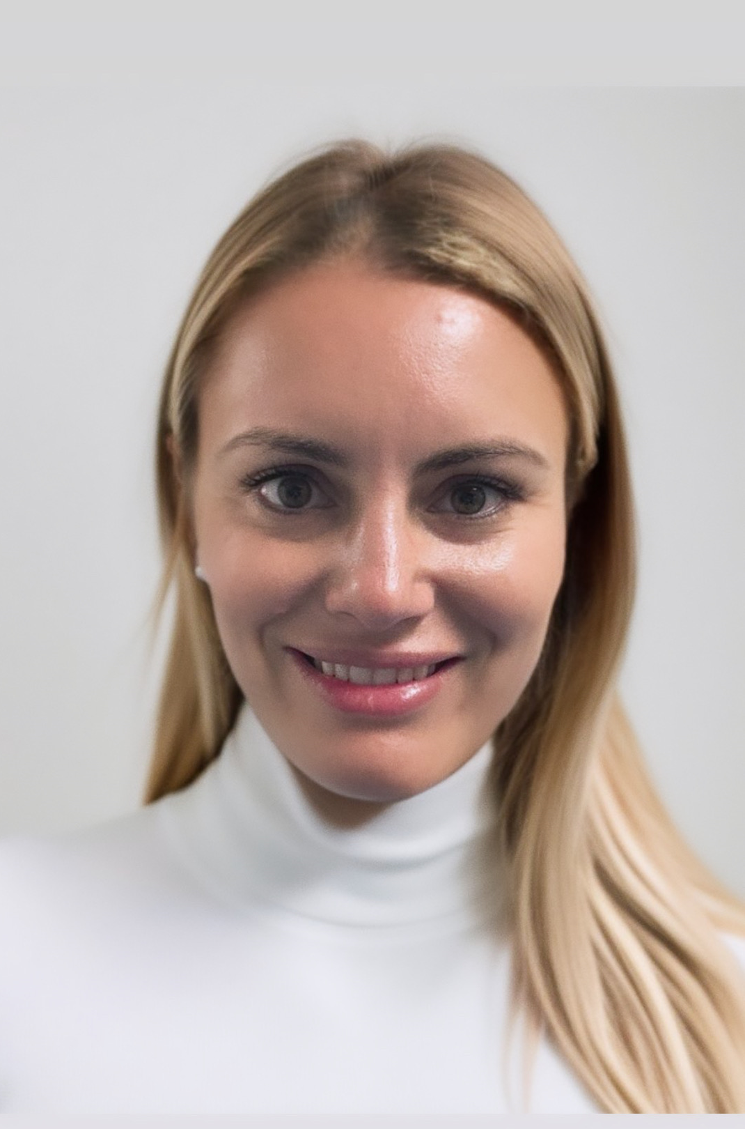 Elena Bugor, LoKation real estate agent
